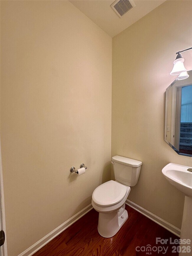 Foto del edificio - 1104 Drayton Ct