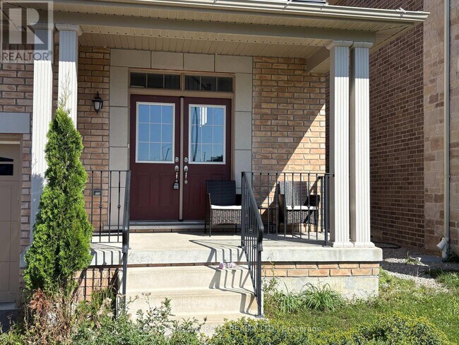 Building Photo - 2233 Lozenby St