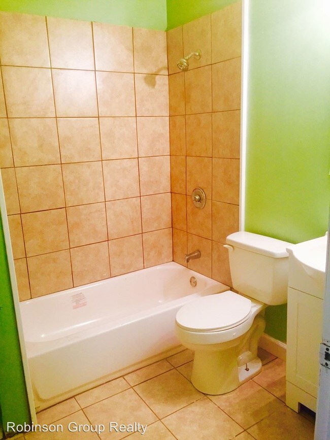 Building Photo - 4 br, 1.5 bath House - 137 Green Tree Drive
