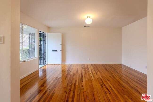 Foto del edificio - 302 N Maple St
