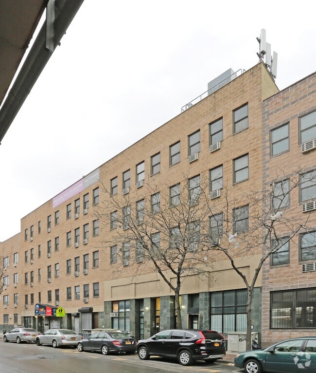 Building Photo - 657-669 Meeker Ave