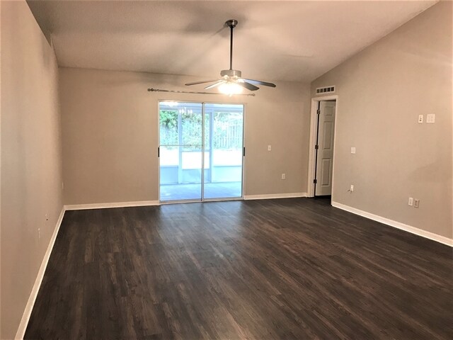 Foto del edificio - 7355 Prosperity Park Road N