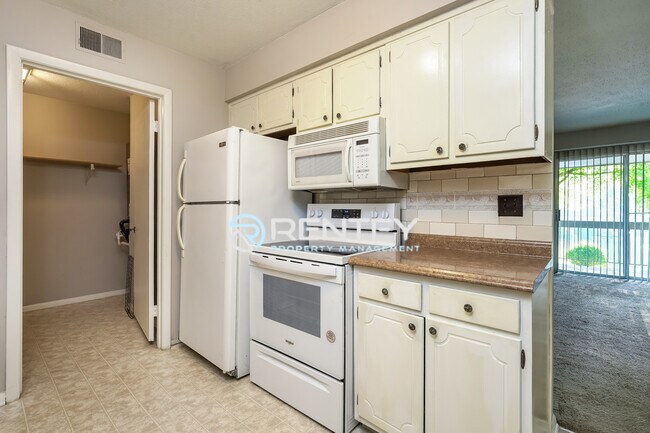 Foto del edificio - 2260 Sunderland Rd