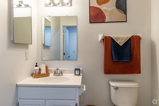 2 habitaciones, 1 baño, 844 pies cuadrados, baño - Hilliard Station Apartments