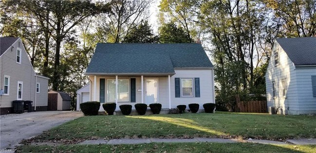 Building Photo - 1260 Hilltop Dr