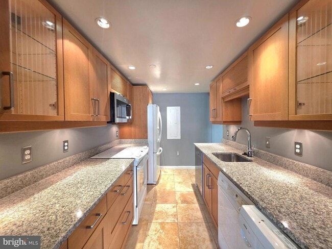 Foto del edificio - 1530 Key Blvd