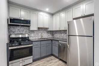 Building Photo - Skyline Terrace Apartments
