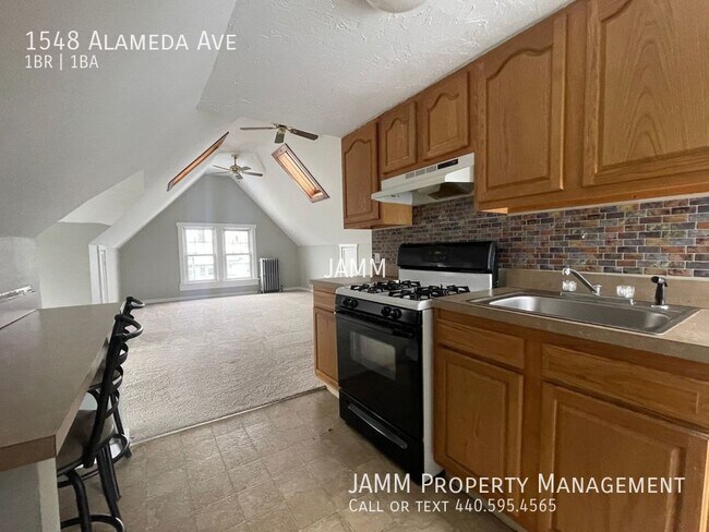 Building Photo - 1548 Alameda Ave