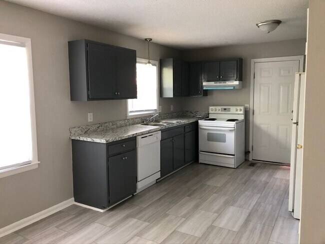 Building Photo - 874 Bedrock Drive, Fayetteville ~~ Near Ft...