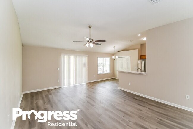 Foto del edificio - 2727 Creek Ridge Dr
