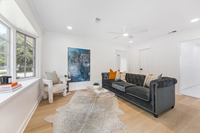 Building Photo - 3726 Las Palmas St