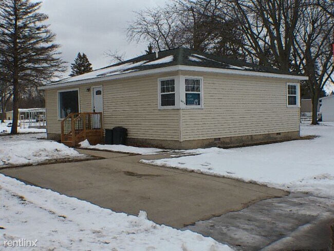 Building Photo - 3 br, 1 bath House - 6146 College Ave