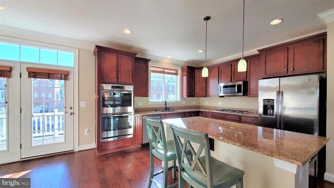 Building Photo - 10607 School St