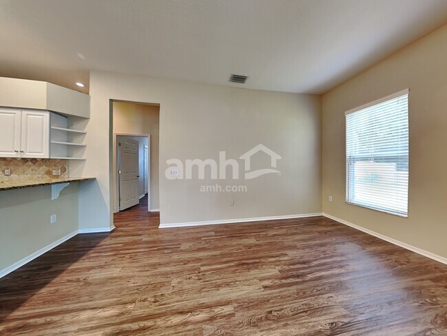 Foto del edificio - 17004 Falconridge Rd