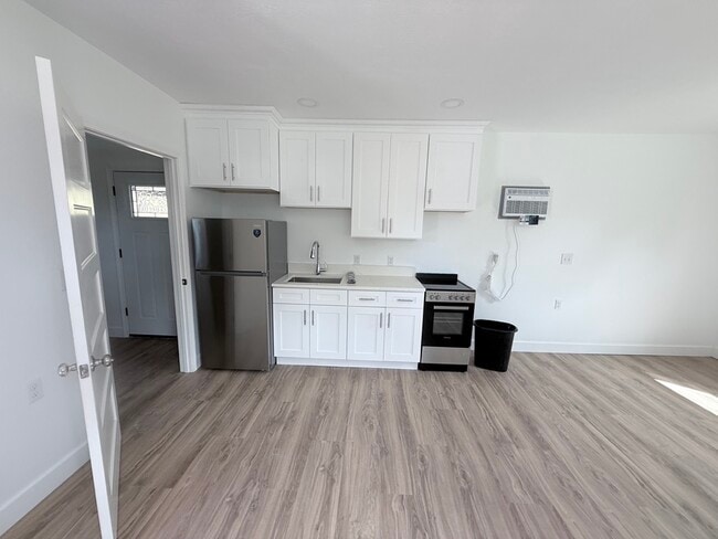 Building Photo - 1520 Blue Sage Dr