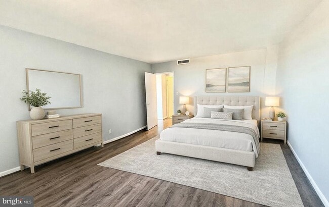 Building Photo - 4600 Duke St