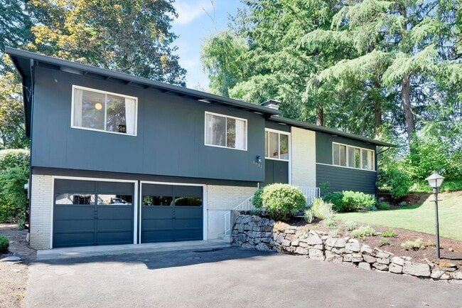 Building Photo - 1931 Mapleleaf Ct