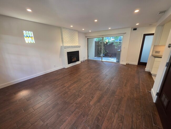 Building Photo - 8227 Redlands St