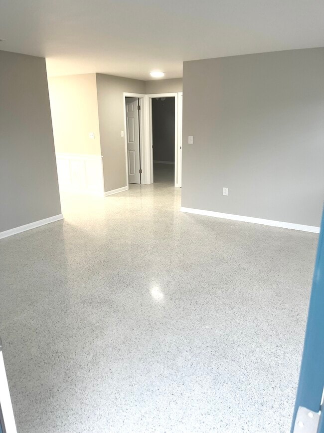 Photo - 1835 Biscayne Dr House