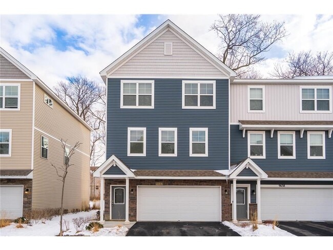 Building Photo - 9642 Olive Ln N