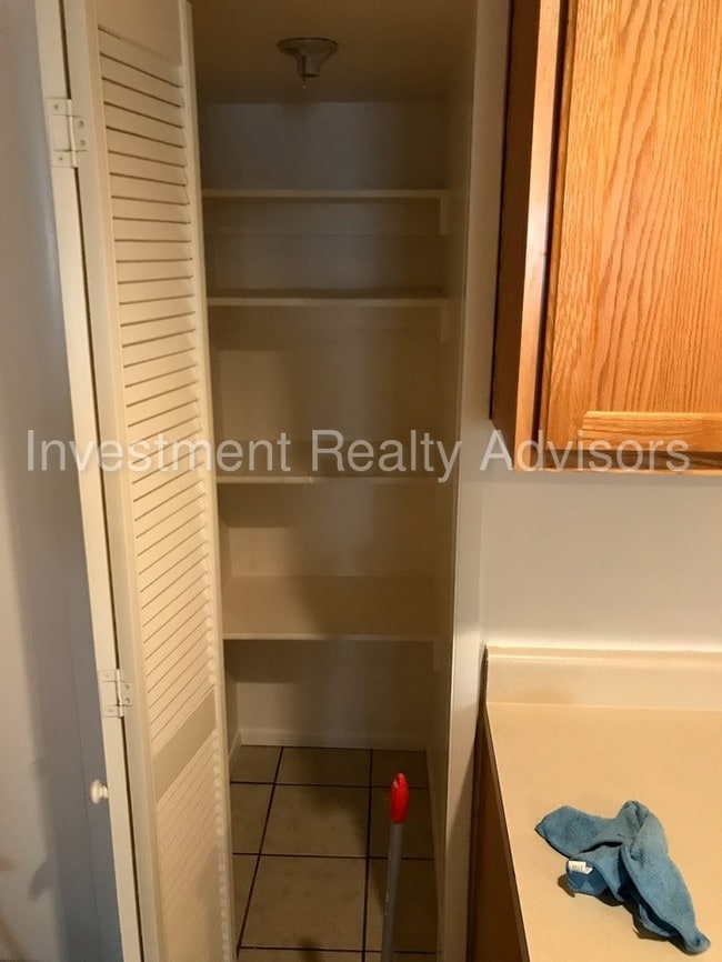 Building Photo - 5 bed single-family home in Sugarhouse!!