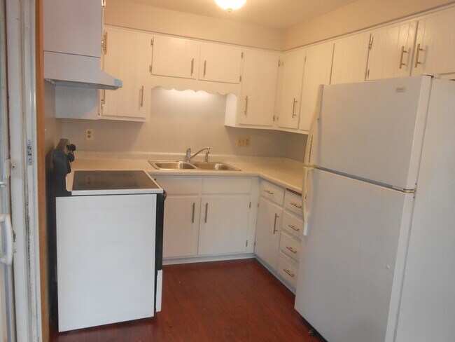 Building Photo - 3907 Country Pl
