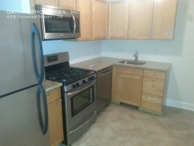 Building Photo - Great 2 Bedroom Trinity in Queen Village!