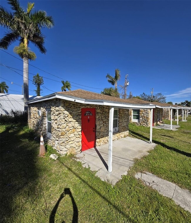 Building Photo - 1189 N Tamiami Trl