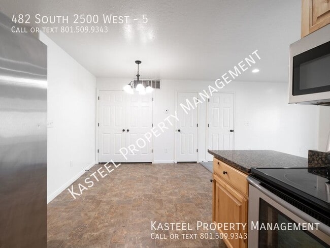 Building Photo - 482 S 2500 W