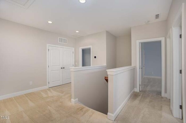 Building Photo - 312 Acorn Hollow Pl