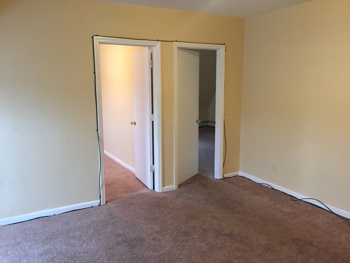 Primary Photo - 399 Totowa Ave