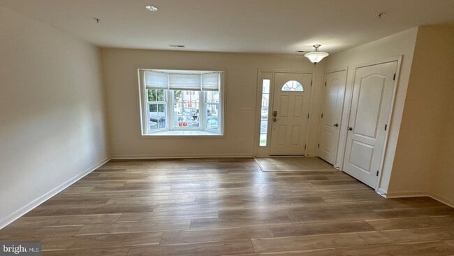 Building Photo - 6515 Dundee Dr