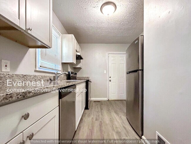 Foto del edificio - 2246 Polar Rock Terrace SW