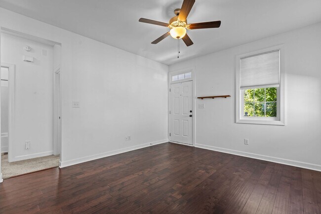 Foto del edificio - Gorgeous 3 Bedroom Home in Downtown Raleig...