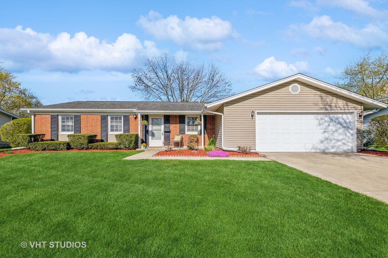 606 N Glenn Dr, Palatine, IL 60074 House Rental in Palatine, IL