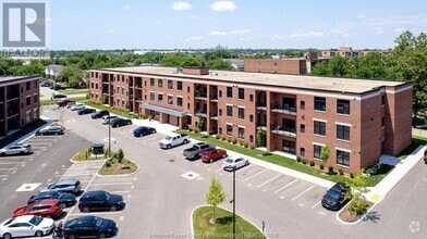 Building Photo - 3180 Meadowbrook Ln