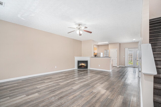 Building Photo - 4155 Park Chase Dr