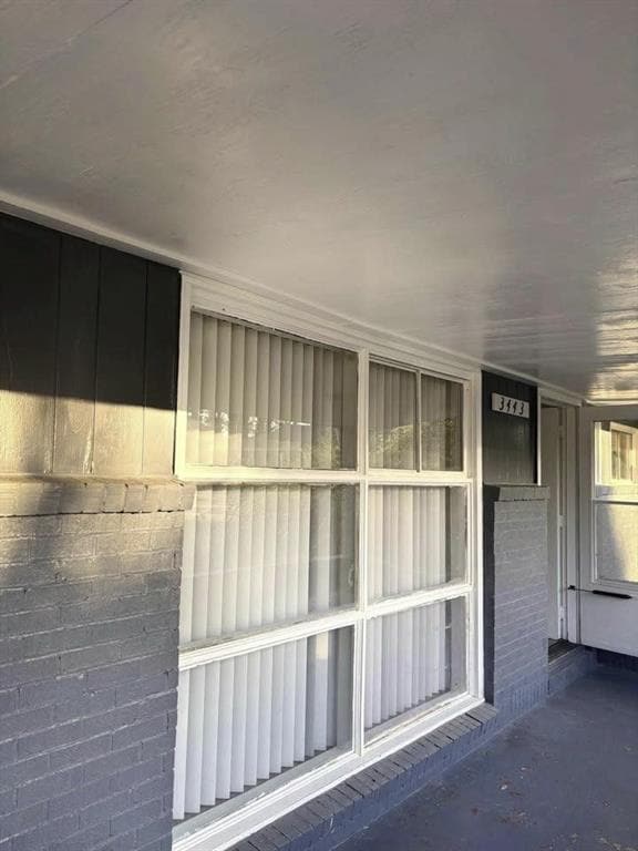 Building Photo - 3443 Hyland Dr