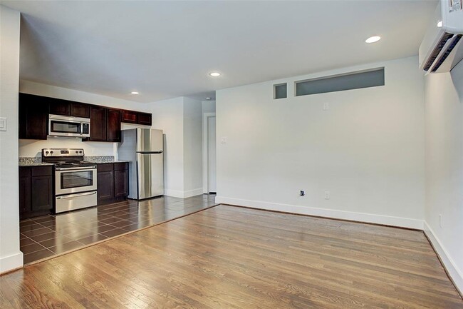 Foto del edificio - 1218 Jackson Blvd