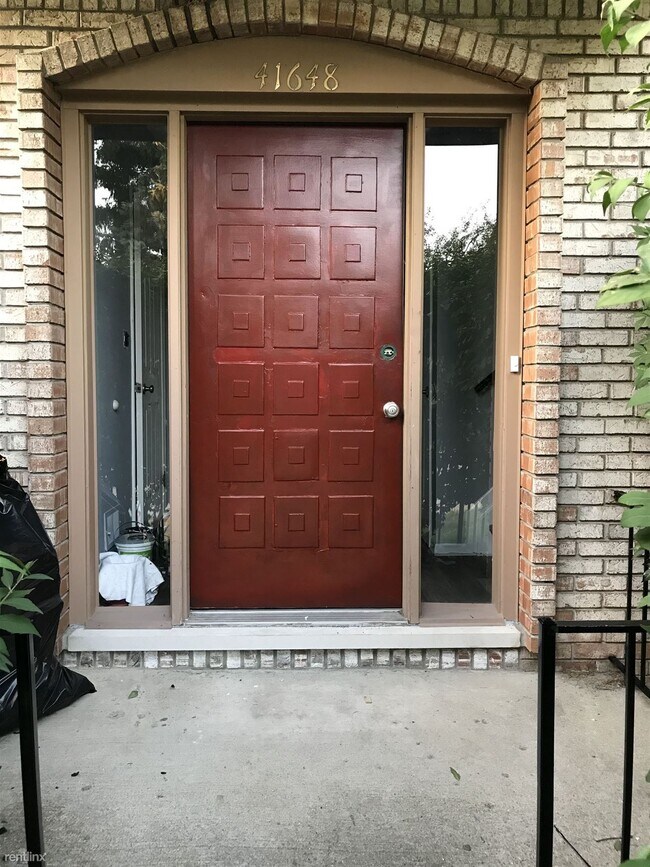 Foto del edificio - 41648 Bedford Dr