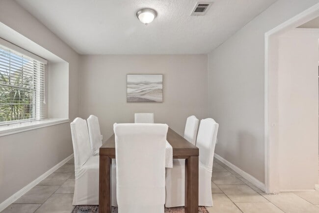 Foto del edificio - 1703 Westmere Ct
