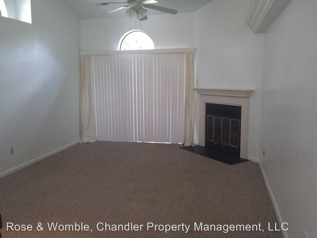 Building Photo - 2 br, 1 bath House - 529 E. Lake Circle