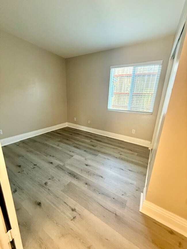 Foto del edificio - Cute 1 bedroom 1st floor condominium