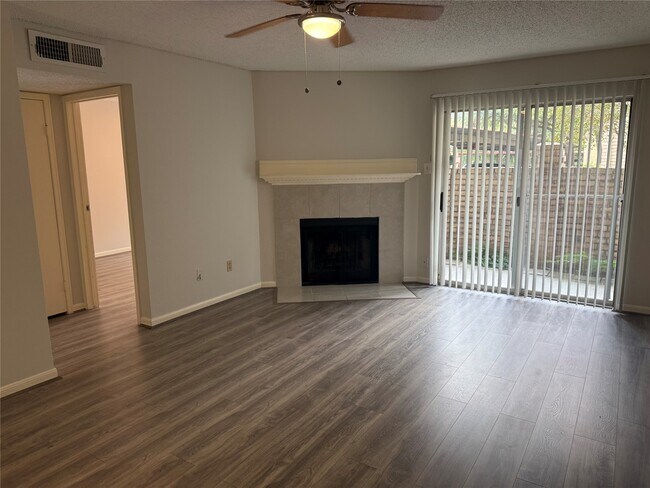 Building Photo - 2120 El Paseo St
