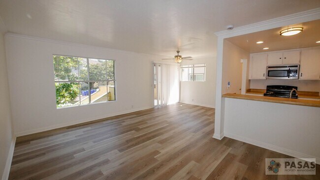 Building Photo - 2BR/2.5BA Condo w/ Garage & Pool