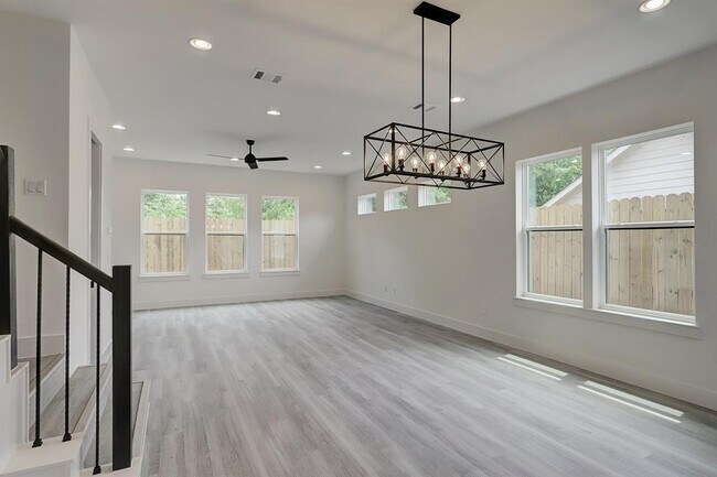 Building Photo - 4302 Sondick Ct