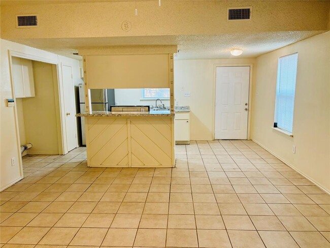 Foto del edificio - 1206 Tartan Ln