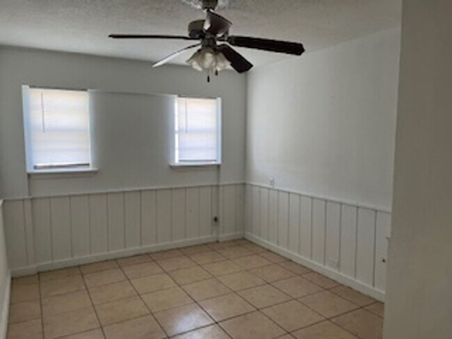 Foto del edificio - Spacious 4-Bedroom Home – Room to Grow at an Incredible Value