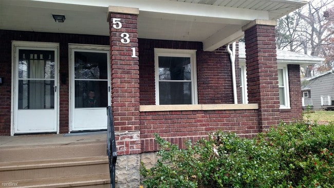 Building Photo - 531 Earl Ave