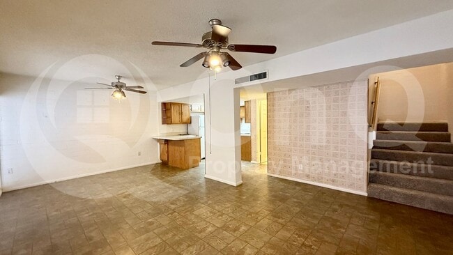 Building Photo - 1828 W Tuckey Ln
